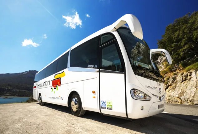 Autocar de gran capacidad Mercedes–Irizar i6